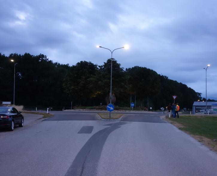 Illumination of a roundabout