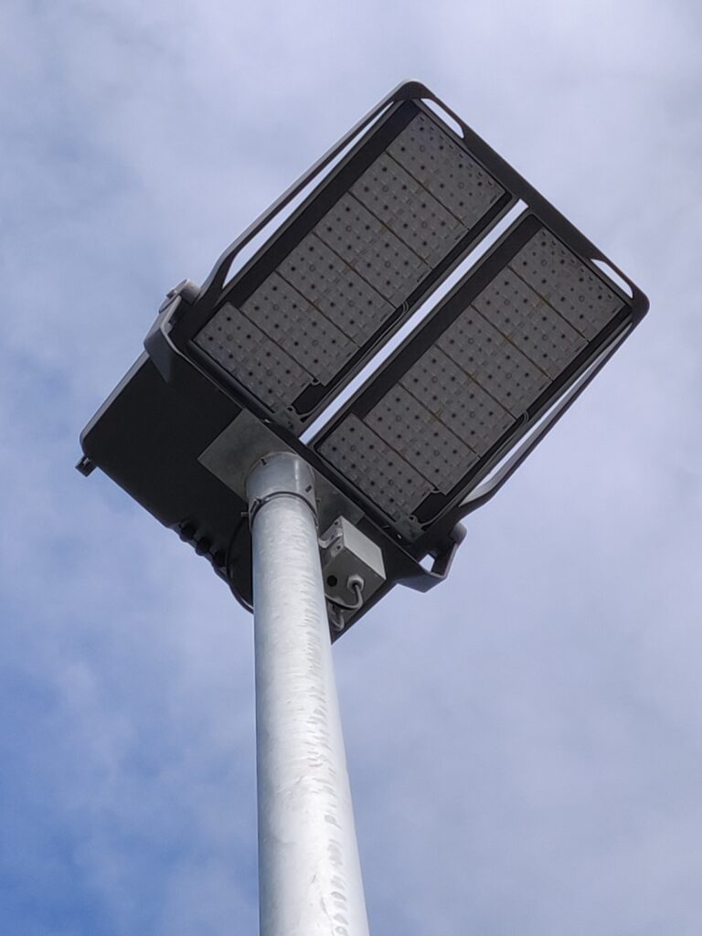 LED-Strahler des Projekts mit bedarfsgerechter Beleuchtungssteuerung